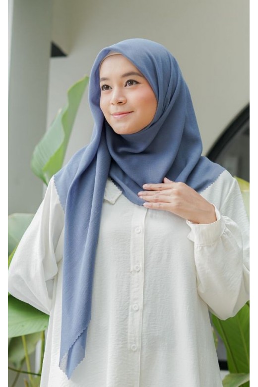 Hijab Segi 4 Voal Gucci Lasercut Denim